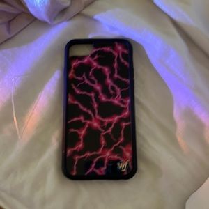 Super cute lightning bolt pink and black case 😈
